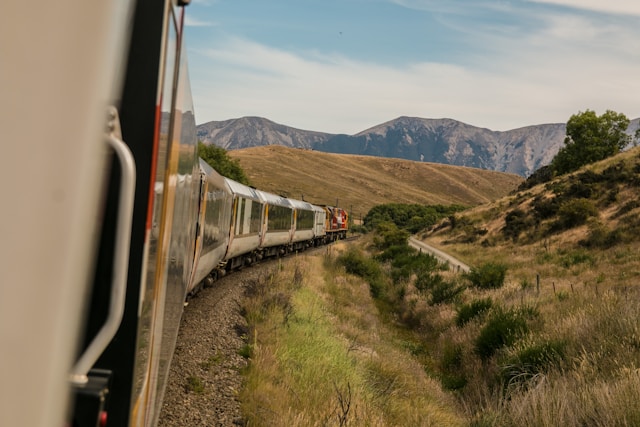 Comment les trajets en train révèlent-ils les plus belles côtes françaises ?